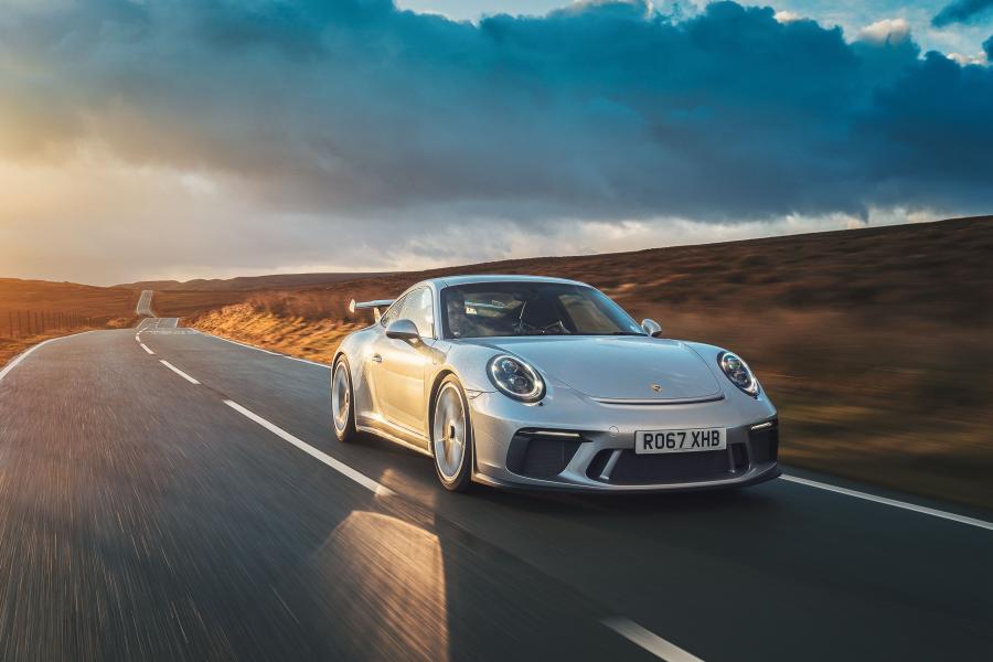  Porsche 911 GT3 (991) 2017 года  (UK) (фото 24 из 42)